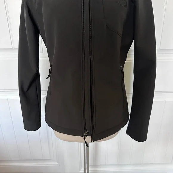 The North Face Windwall Black Jacket - Picture 7 of 11